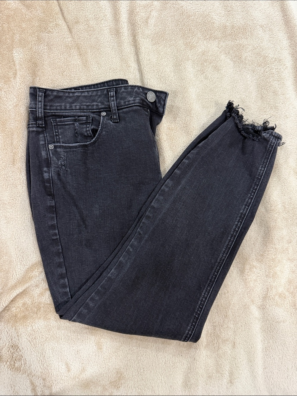 Silver Jeans Women's Black Skinny Jeans with Raw Hem